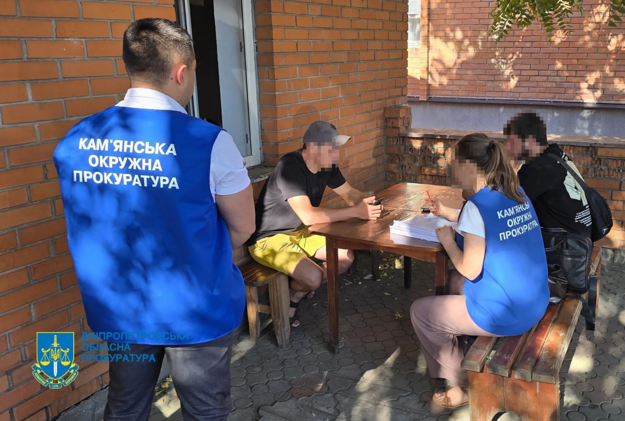 У Кам’янському районі підприємець з чотирма спільниками незаконно вирубав ліс