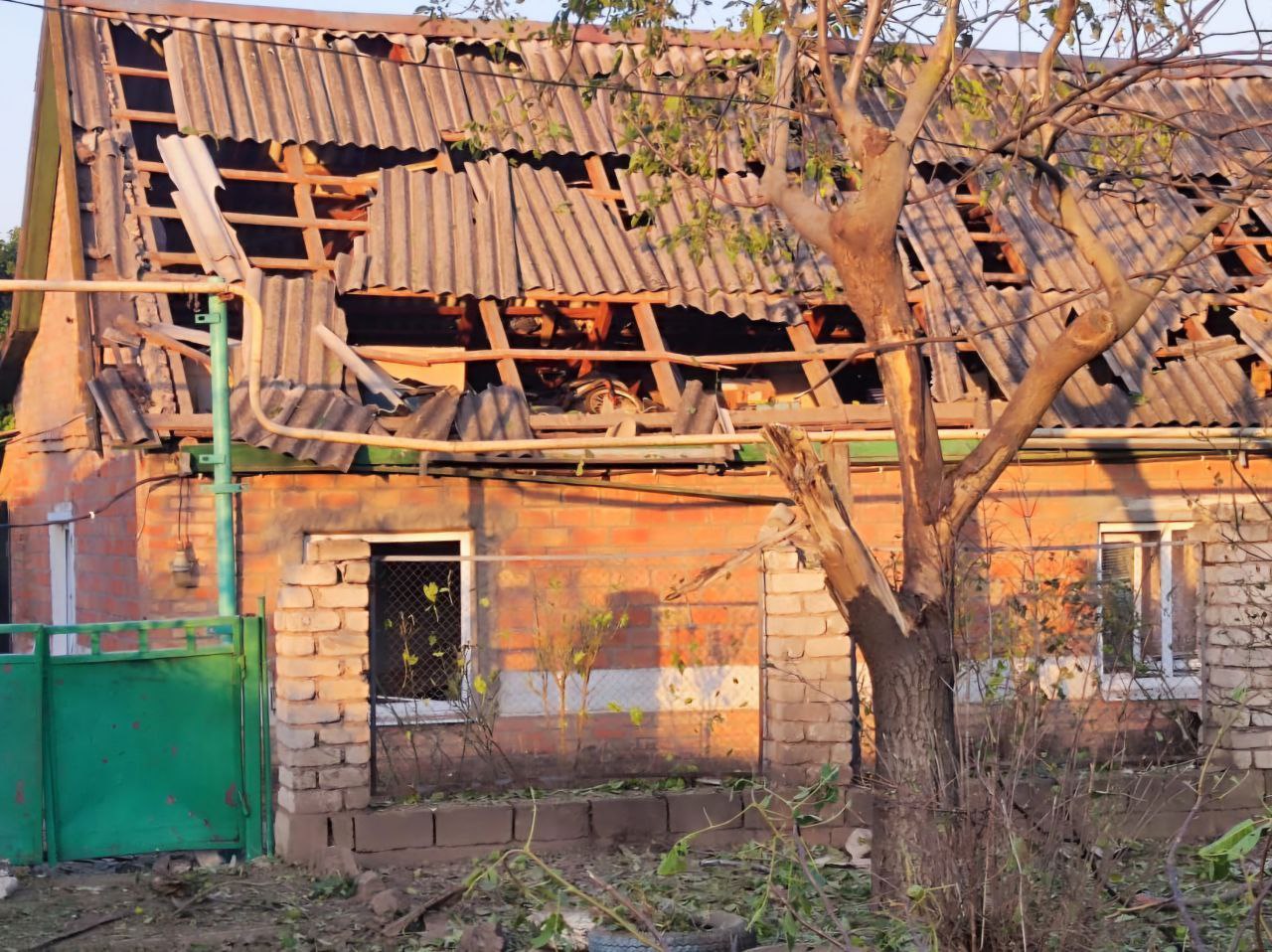Ворог атакував Дніпропетровщину ракетою, безпілотниками та артилерією