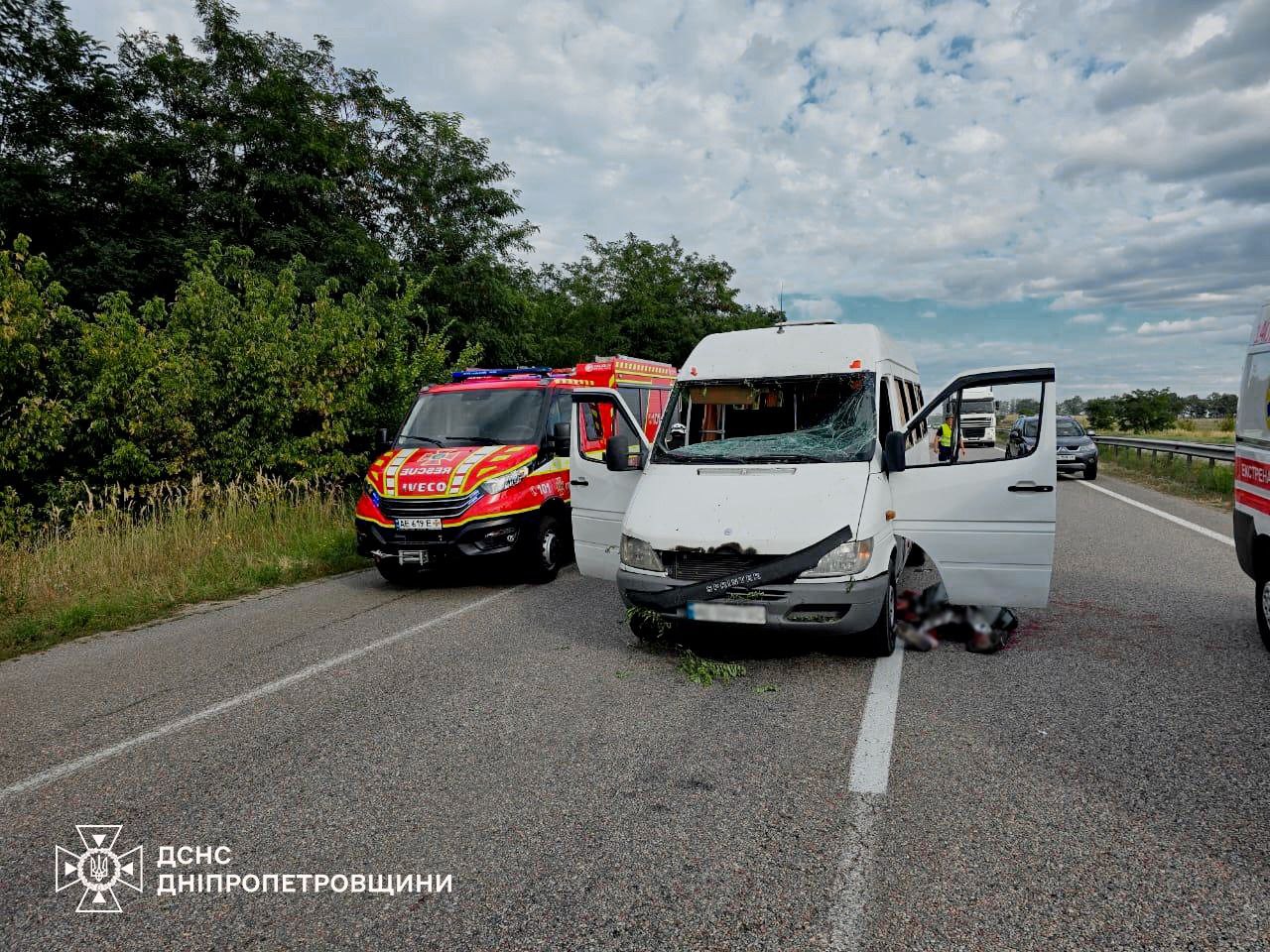 Ворог завдав ракетного удару по Дніпровському району, є загиблий та постраждалий