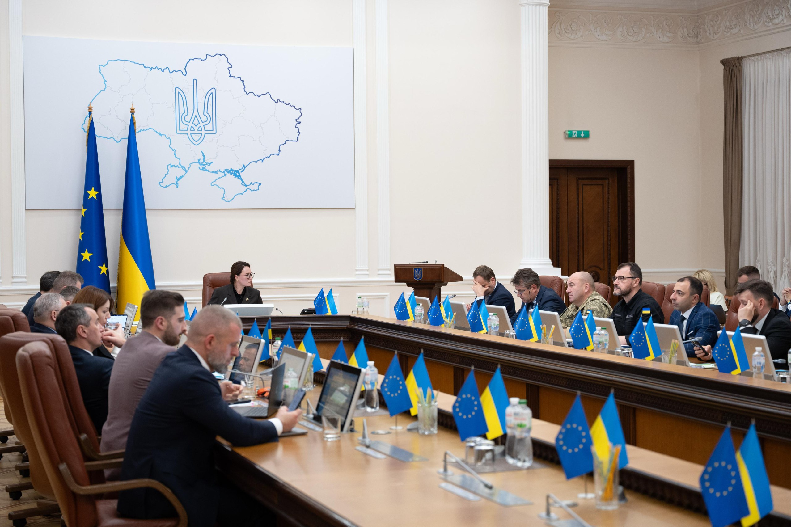 Українці від 18 до 22 років зможуть безперешкодно перетинати кордон — уряд ухвалив постанову