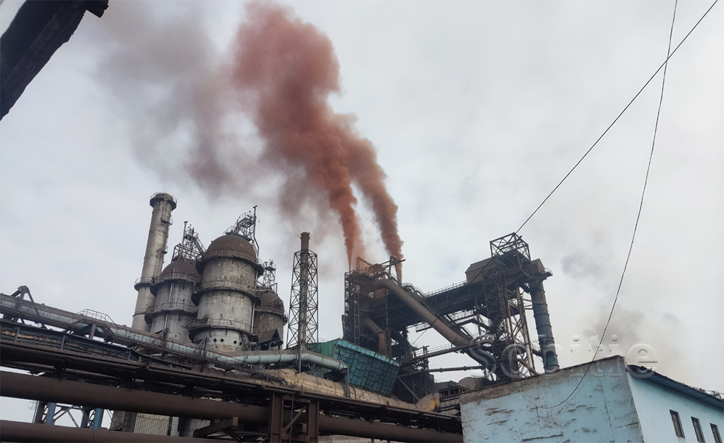ПрАТ «КАМЕТ–СТАЛЬ» назвало причину масованого викиду пилу у Кам’янському
