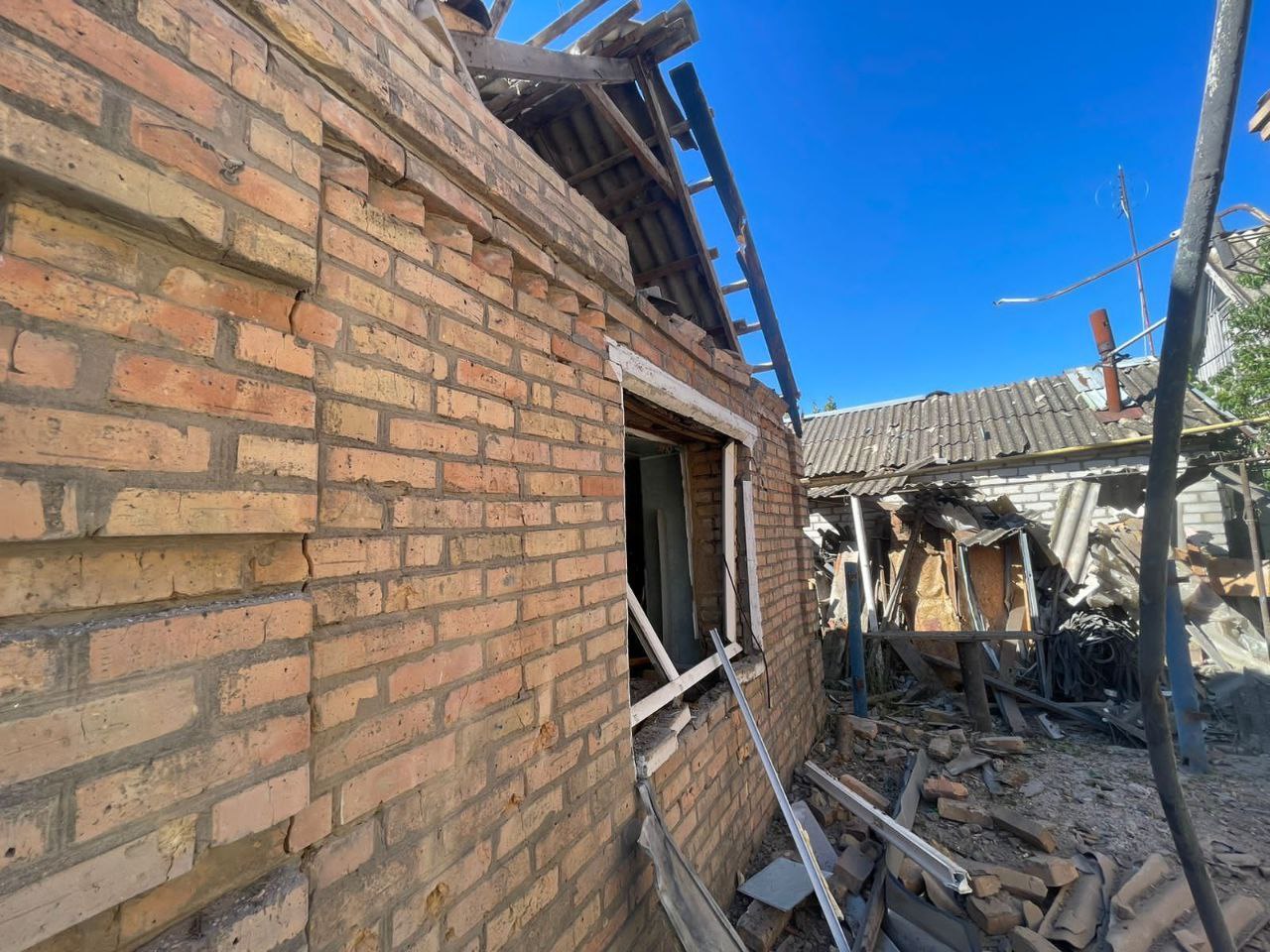 На Нікопольщині росіяни вбили жінку та поранили двох чоловіків