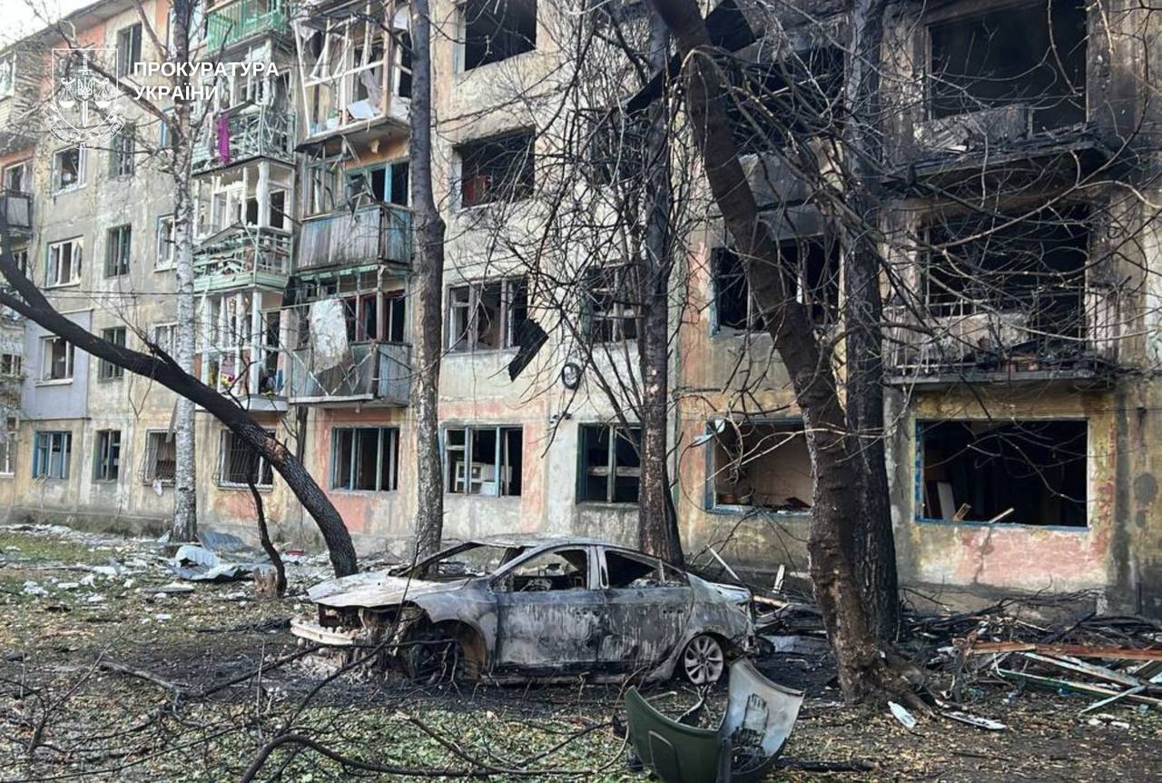 Постраждала внаслідок атаки на Шахтарське жінка померла у лікарні