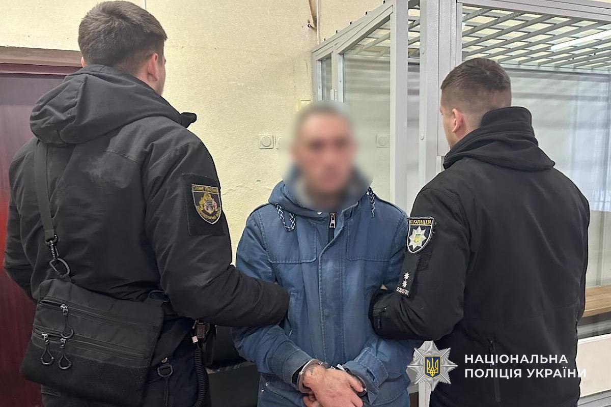 Смертельний конфлікт біля магазину: раніше судимий чоловік вбив незнайомця у Дніпрі