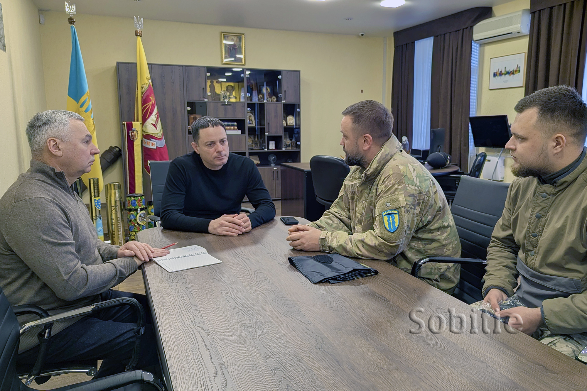Підтримка легендарного «Айдару»: у Кам’янському обговорили нові кроки допомоги штурмовому полку