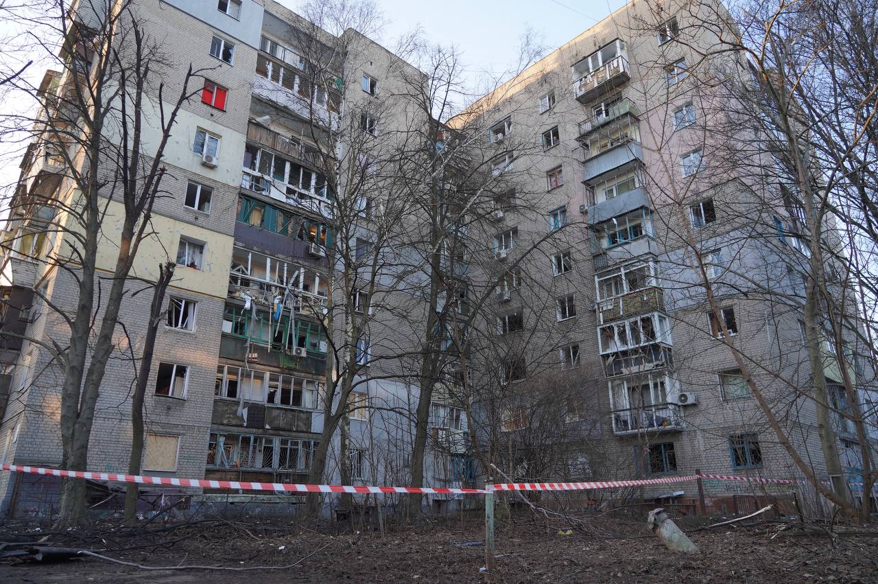 Ворог атакував Дніпро безпілотниками: постраждали 10 людей