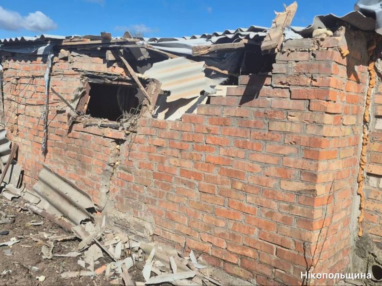 Ворог бив по Нікопольщині дронами й артилерією: загинув чоловік