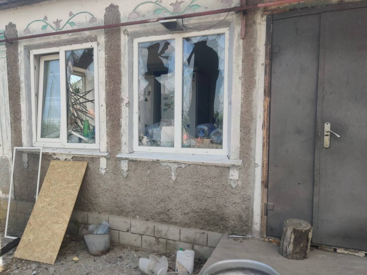 Майже 30 атак за ніч: на Дніпропетровщині одна людина загинула, ще троє поранені