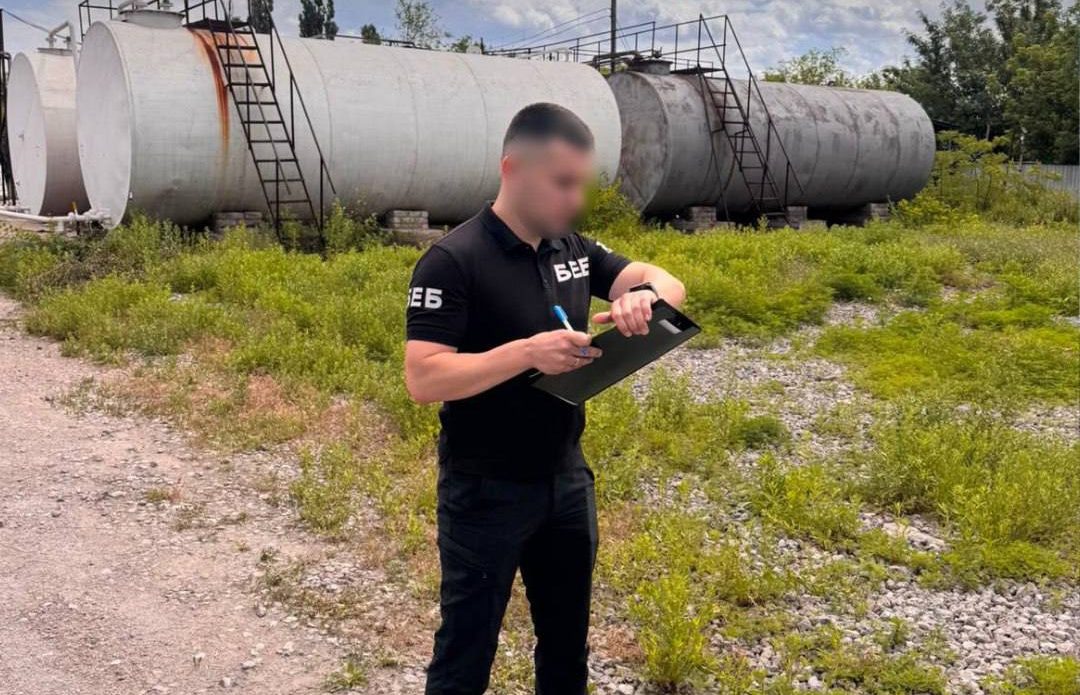На Дніпропетровщині закрили 8 нелегальних АЗС, які торгували бензином невідомого походження