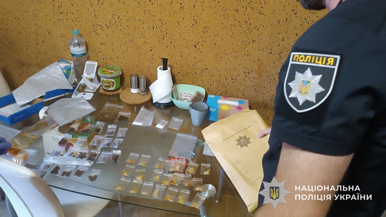 Сімейний бізнес на 3,5 млн грн: на Дніпропетровщині ліквідували масштабну наркомережу