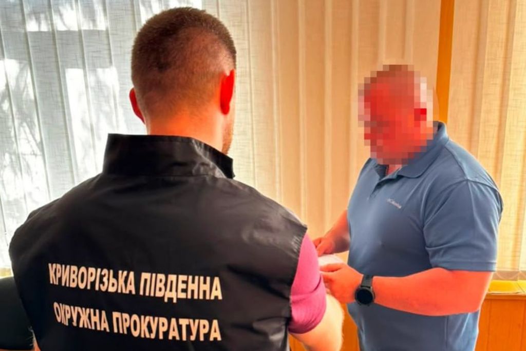 Незаконні премії на мільйон: керівник держпідприємства при криворізькій колонії виплатив підлеглим по 15 окладів