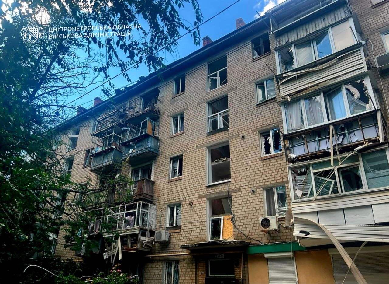 Ворог понад 30 разів атакував Дніпропетровщину: одна людина загинула, троє постраждали