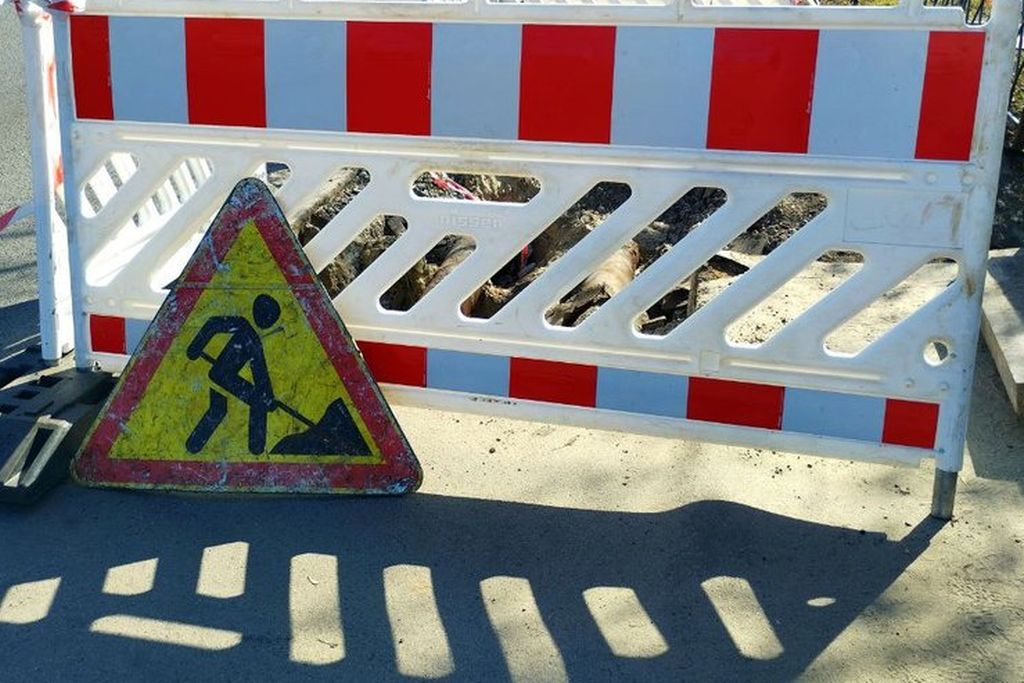 У Кам’янському через аварійні роботи водоканалу перекрили рух проспектом Свободи