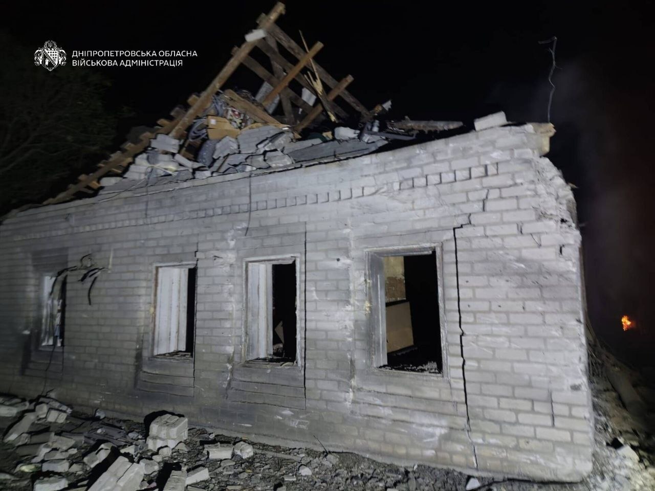 Ворог атакував три райони Дніпропетровщини: пошкоджені будинки, спорткомплекс та підприємство