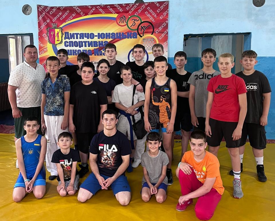 У Кам’янському титулований борець Іван Стефанський провів зустріч із юними спортсменами