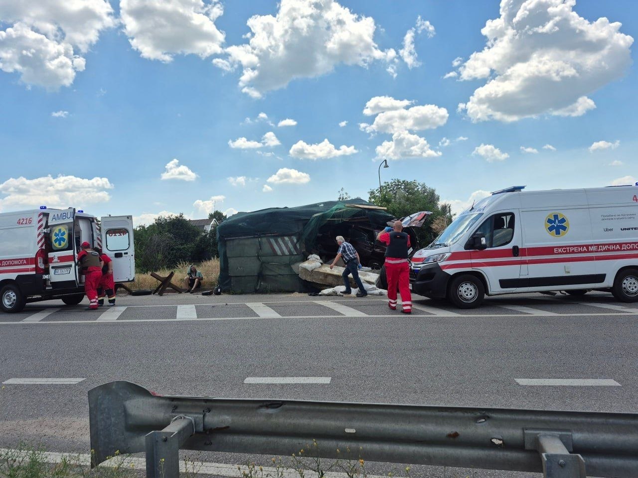 У Нікополі водій заснув за кермом і врізався в блокпост