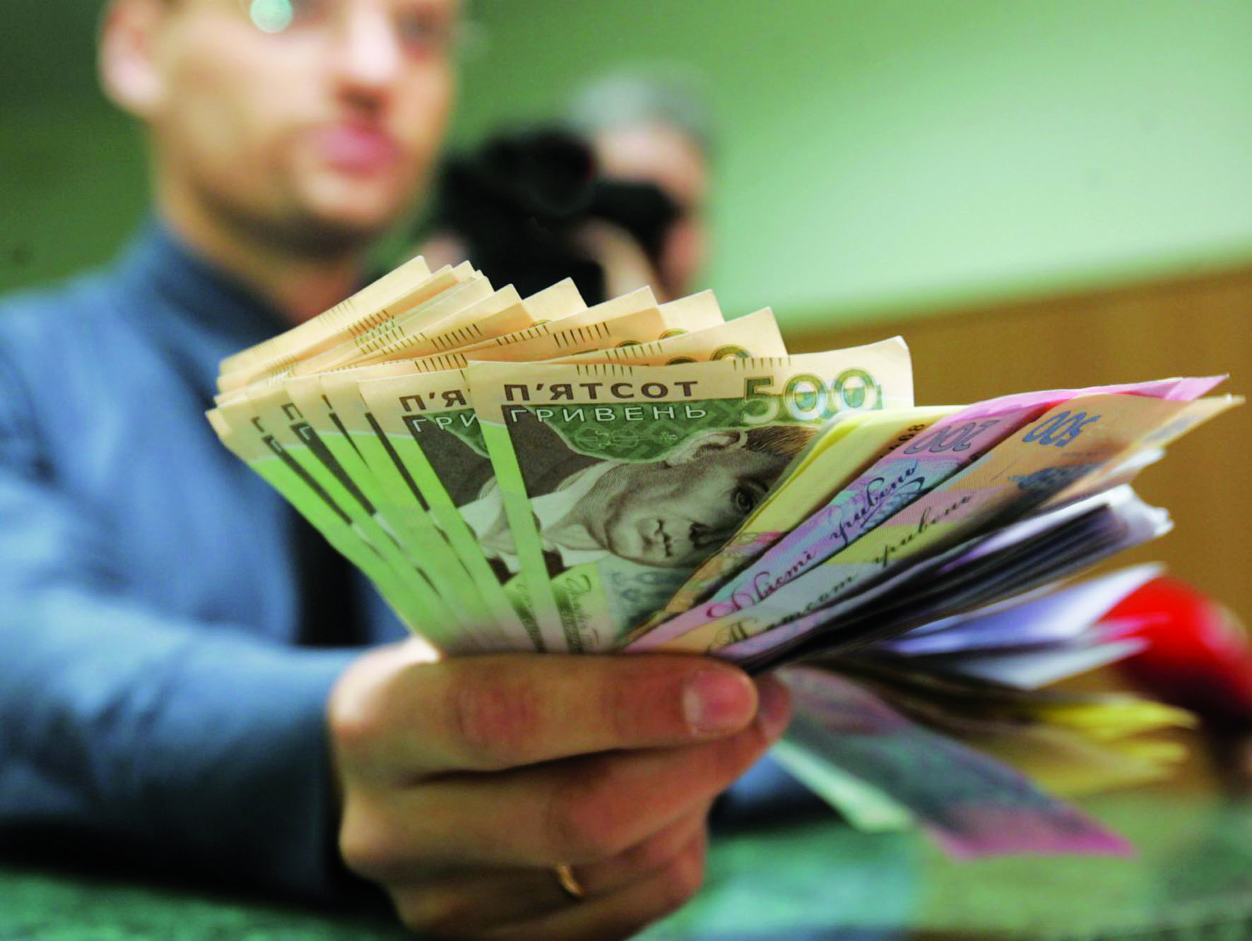 У Кам’янському чоловіка відправили на 120 годин суспільно корисних робіт через майже півмільйонний борг з аліментів