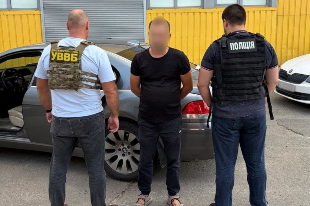 Обіцяв піший перехід кордону у військовій формі: житель Дніпра організував схему втечі до Білорусі за 8 000 доларів