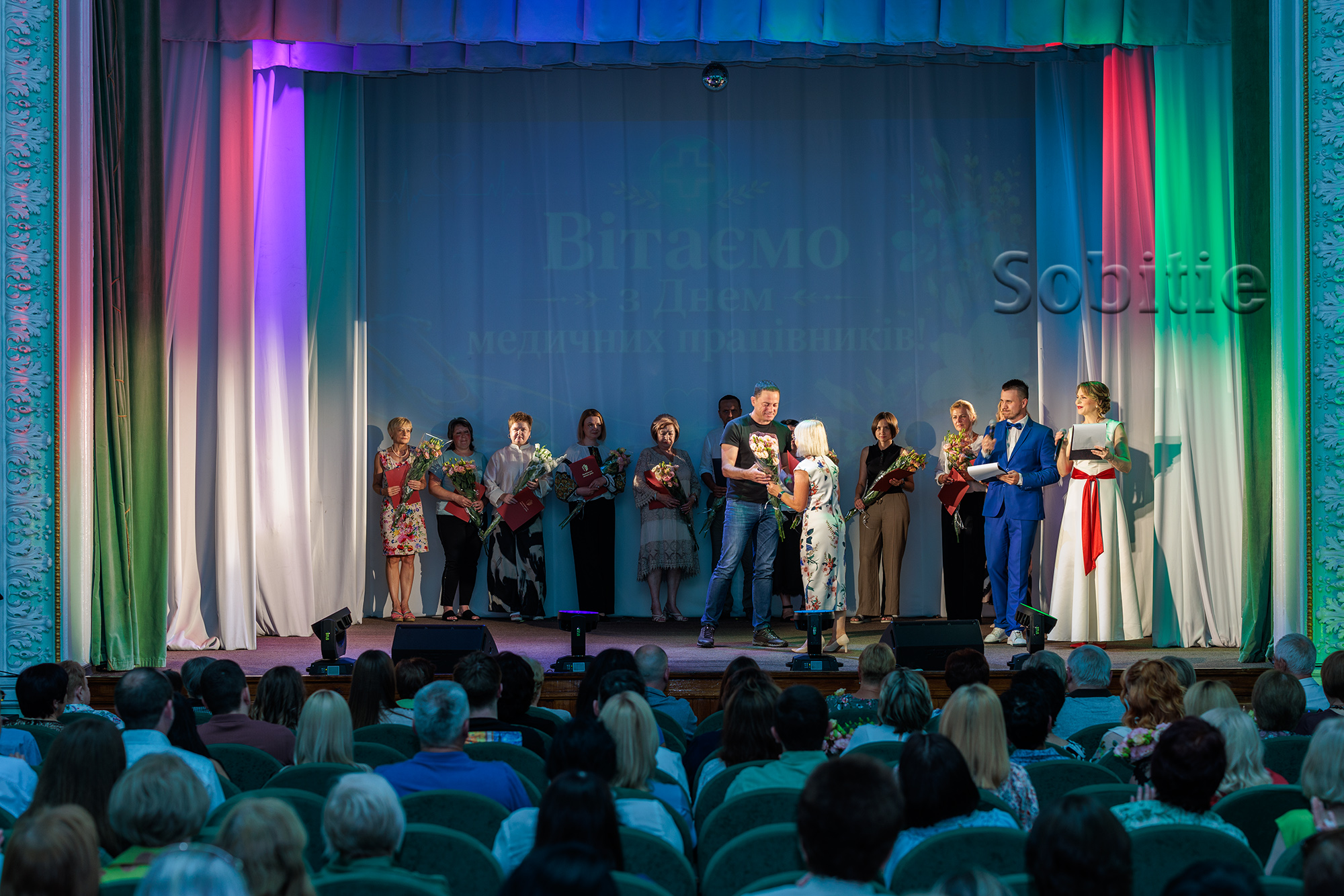У Кам’янському напередодні Дня медичного працівника нагородили найкращих фахівців галузі