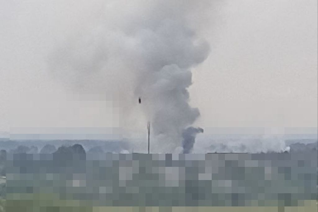 У Кам’янському було чутно вибухи: у передмісті спалахнула пожежа