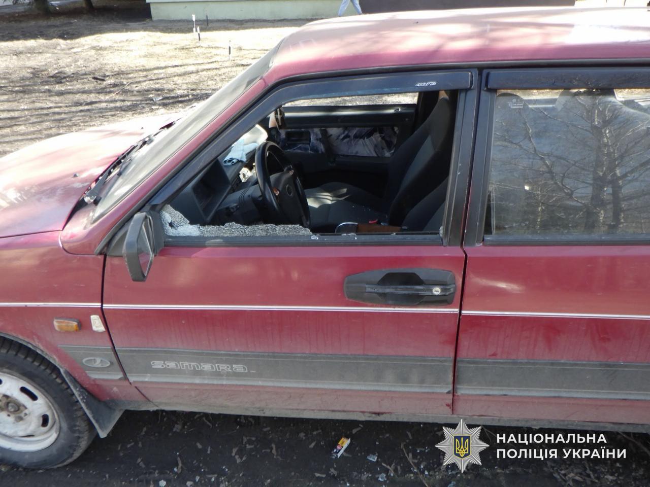 У Кам’янському районі неповнолітні обкрадали автомобілі: підлітки розбивали скло та виносили цінні речі
