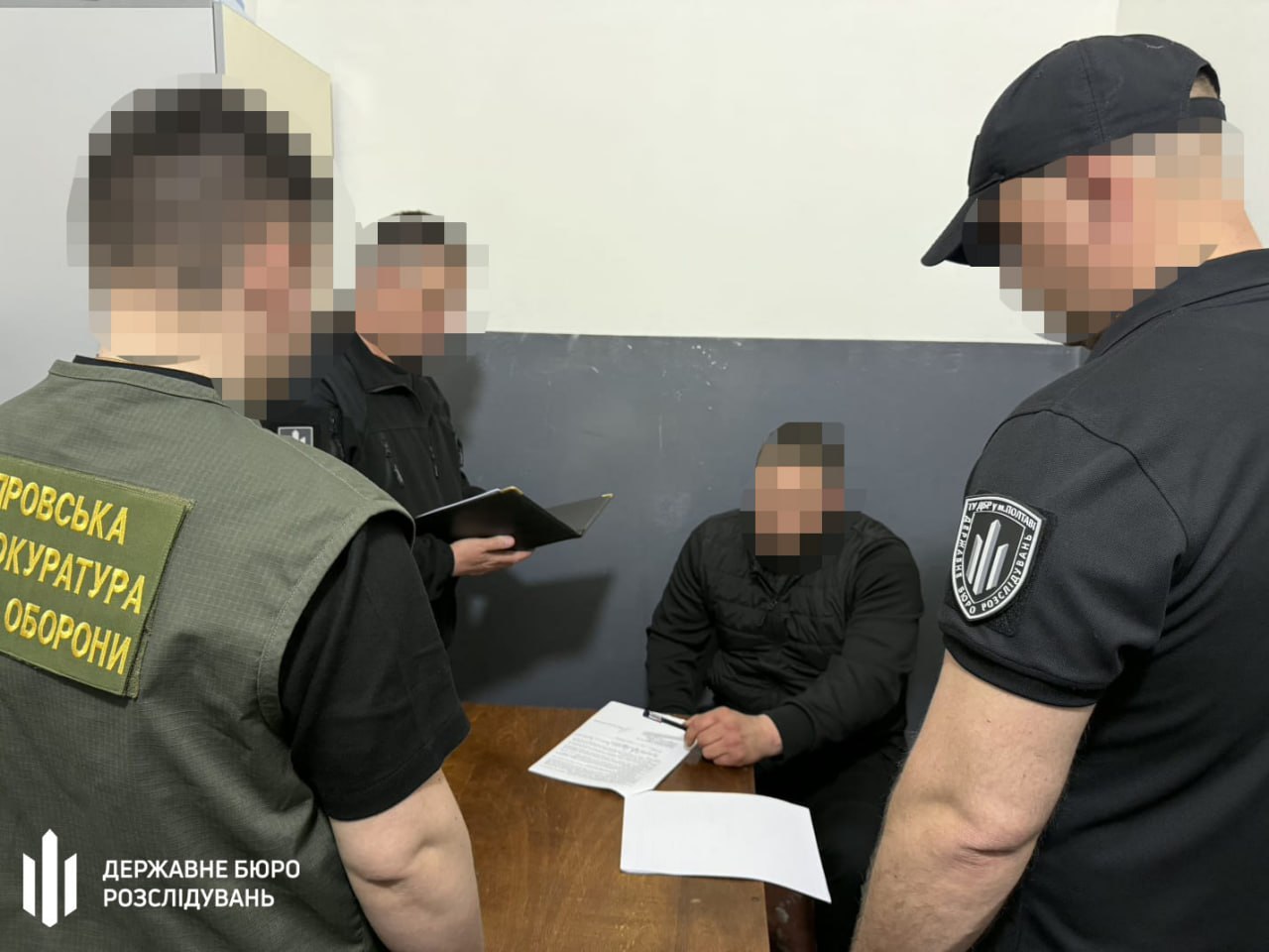 На Дніпропетровщині судитимуть військового, який побив побратима перед строєм і втік із частини