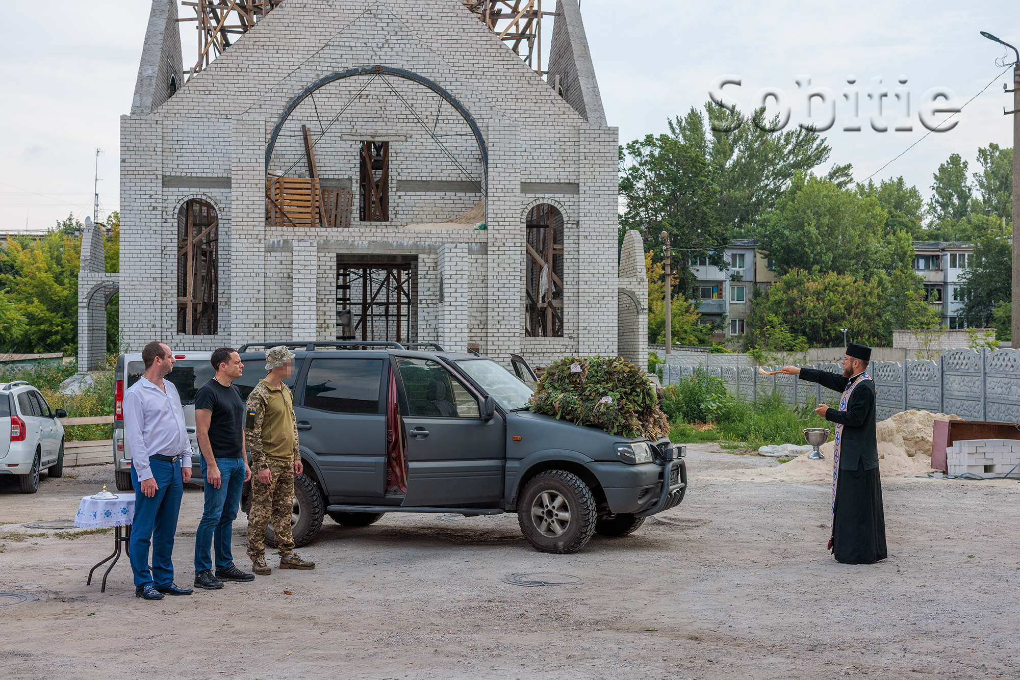У Кам’янському придбали автомобіль для земляка, який служить у підрозділі ППО на Сумському напрямку