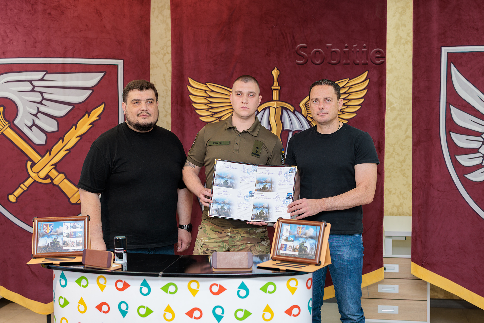 У Кам’янському до першої річниці 147-ї артилерійської бригади погасили пам’ятну поштову марку