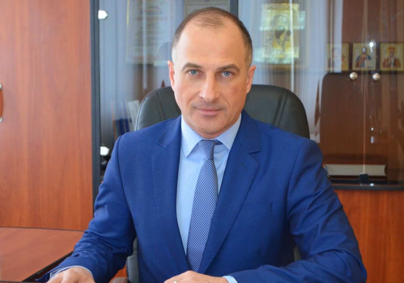 У Кам’янському районі в будівлі виконкому побили міського голову: поліція відкрила провадження