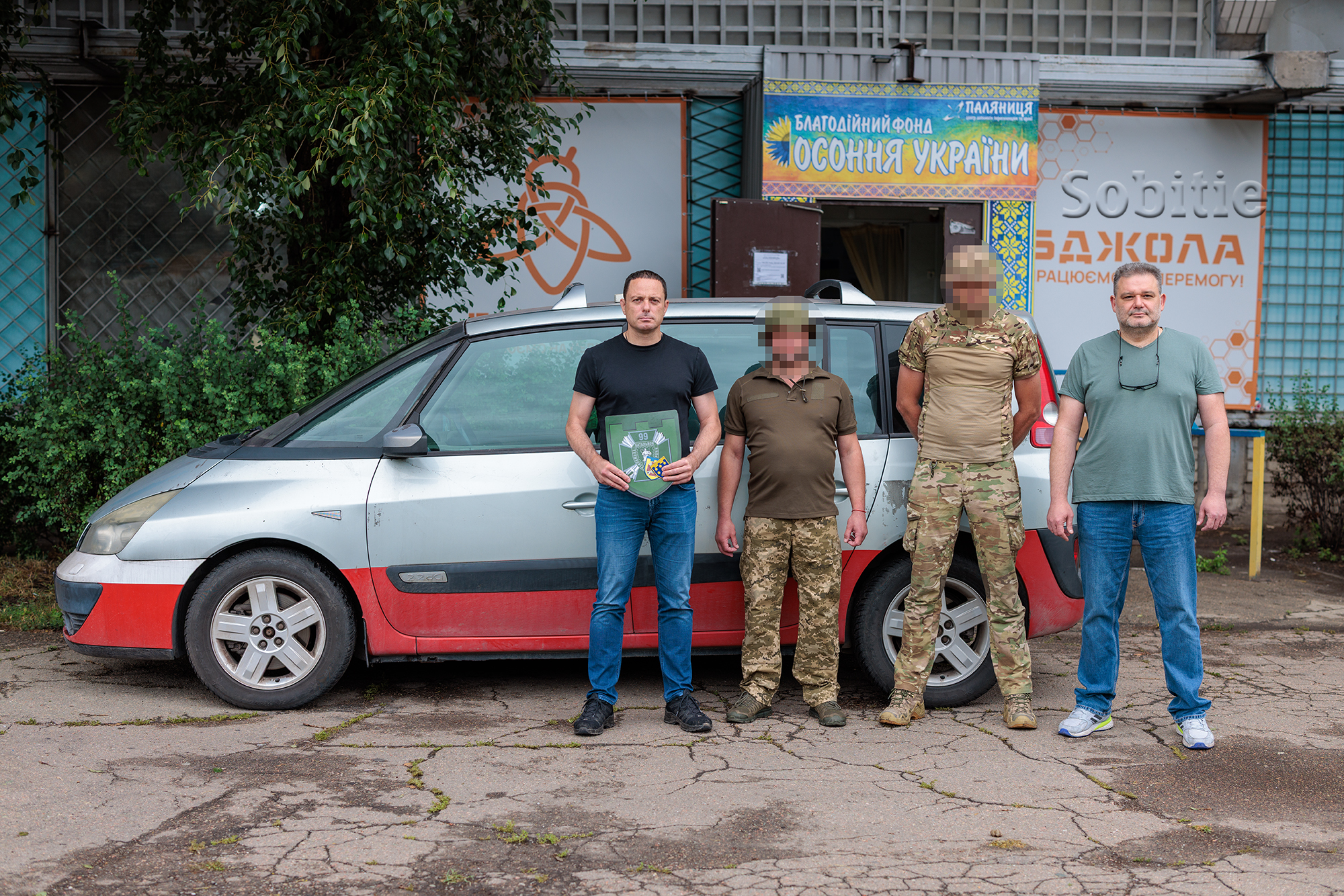 Захисникам із Кам’янського, які воюють на Запорізькому напрямку, передали автомобіль